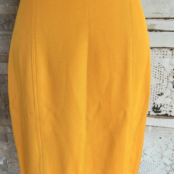 Genny Italian 100% wool gold mustard pencil skirt back slit zip and button close - Picture 5 of 16